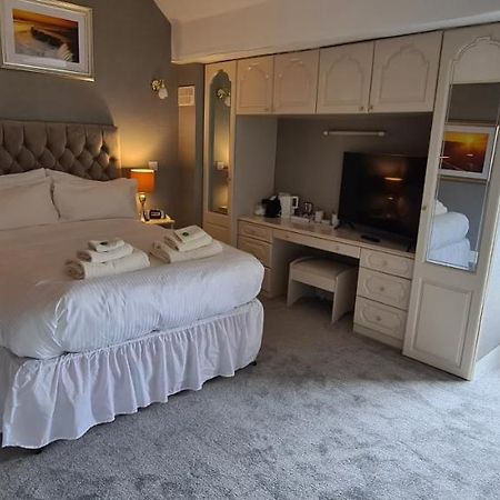 Sunnycroft Private Hotel Лландидно Экстерьер фото
