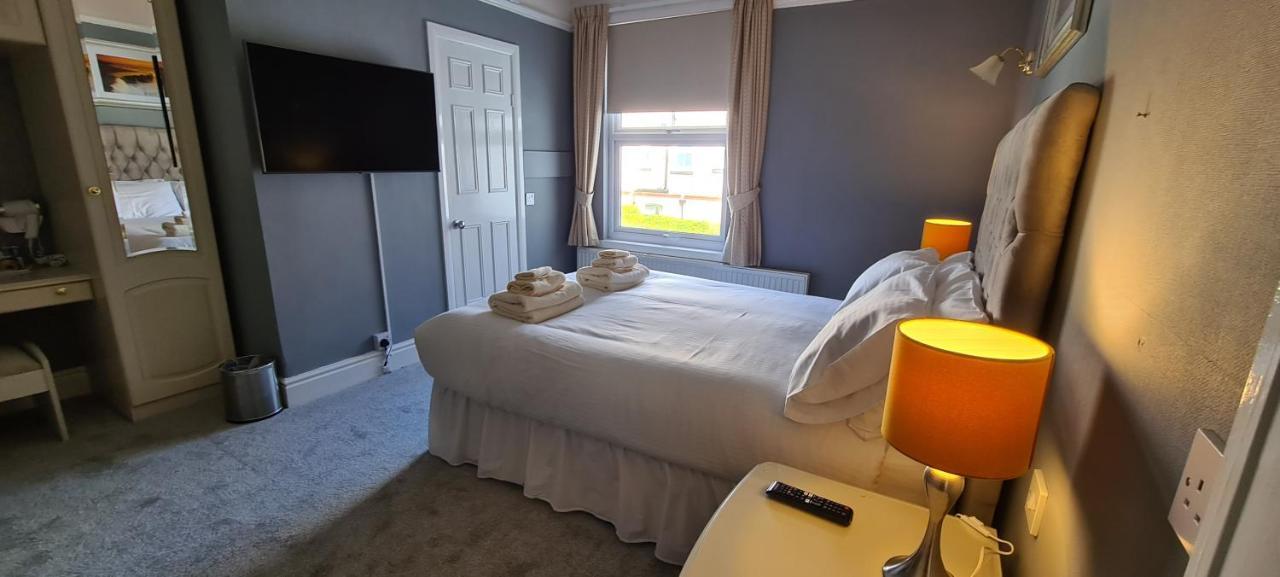 Sunnycroft Private Hotel Лландидно Экстерьер фото