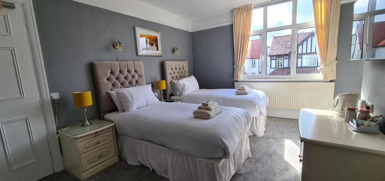 Sunnycroft Private Hotel Лландидно Экстерьер фото