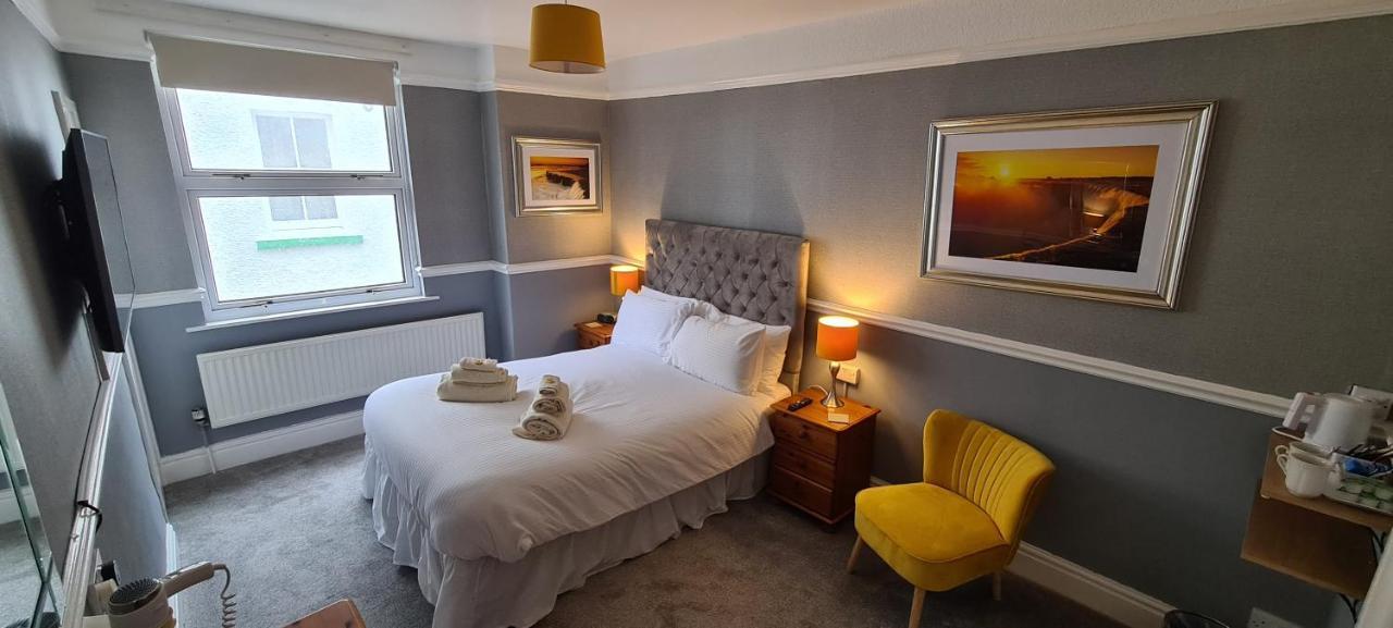 Sunnycroft Private Hotel Лландидно Экстерьер фото