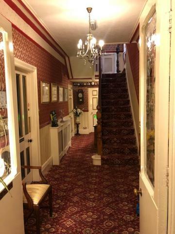 Sunnycroft Private Hotel Лландидно Экстерьер фото